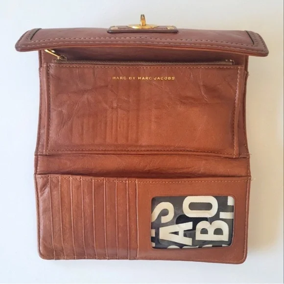 MARC JACOBS Turn Lock Brown Leather Women's Wallet - Picture 5 of 12